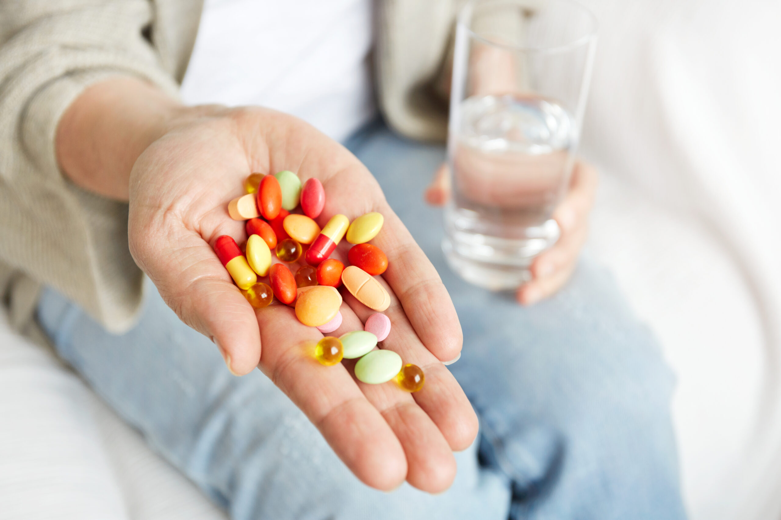 Polifarmácia no idoso: quando muitos medicamentos podem se tornar um problema